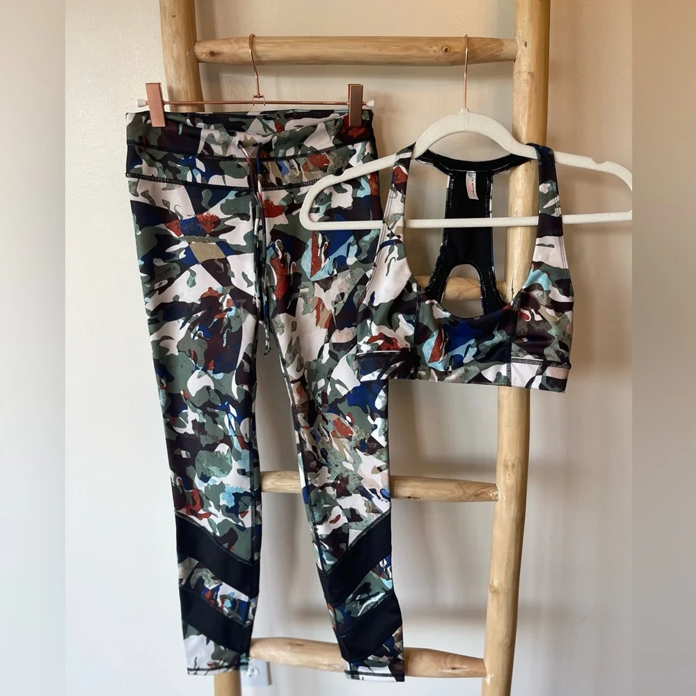 FP Movement by Free People Daybreak Graphic Camo Leggings & Sports 2pc Set XS - Picture 2 of 16